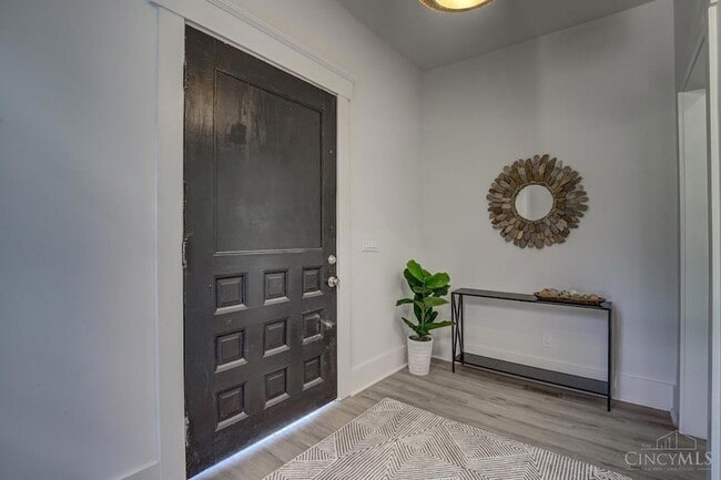Photo - 871 Hutchins Ave