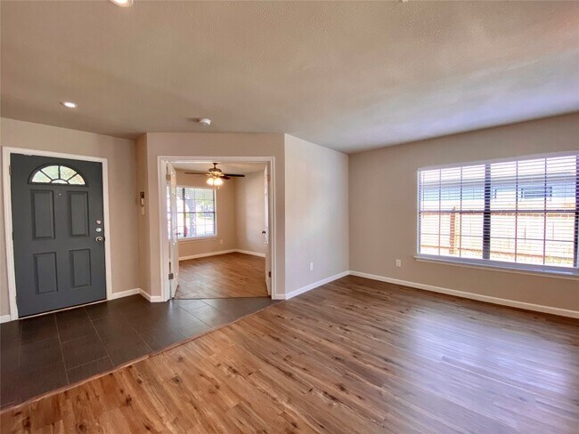 Photo - 3313 Settlement Dr