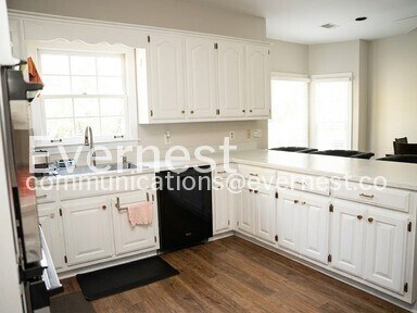 Photo - 4580 Village Dr