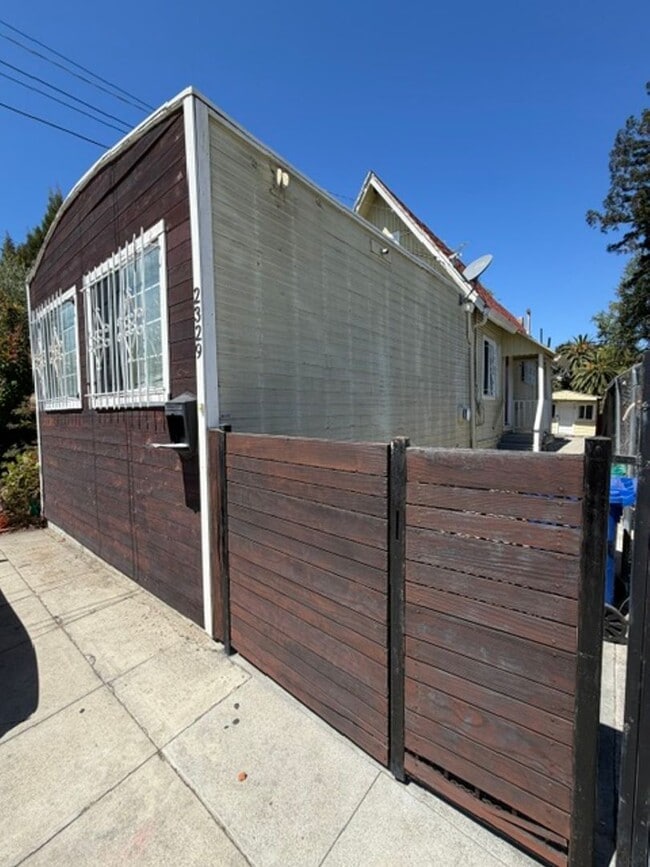 Building Photo - 2329 Humboldt Ave