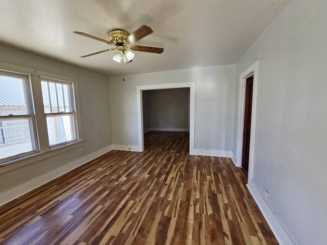 Photo - 1009 S Main St