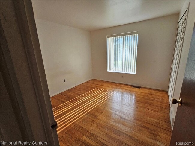 29576 City Center Dr Unit 4