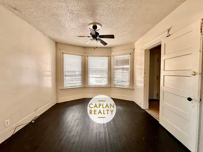 Photo - 104 Webster St