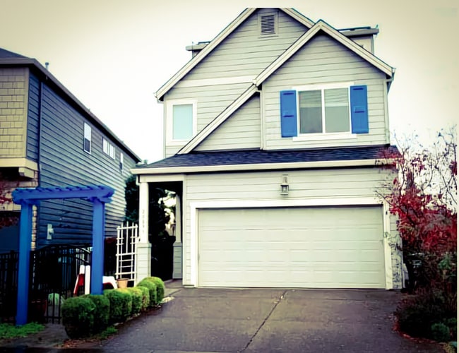 Building Photo - 20893 SW Edgemont St