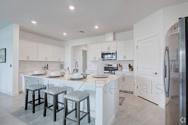 Building Photo - 18315 Ridgeline Dr Rental