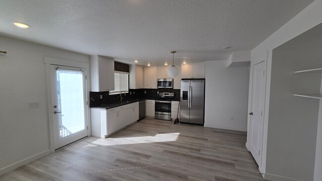 Photo - 1547 N 1870 E