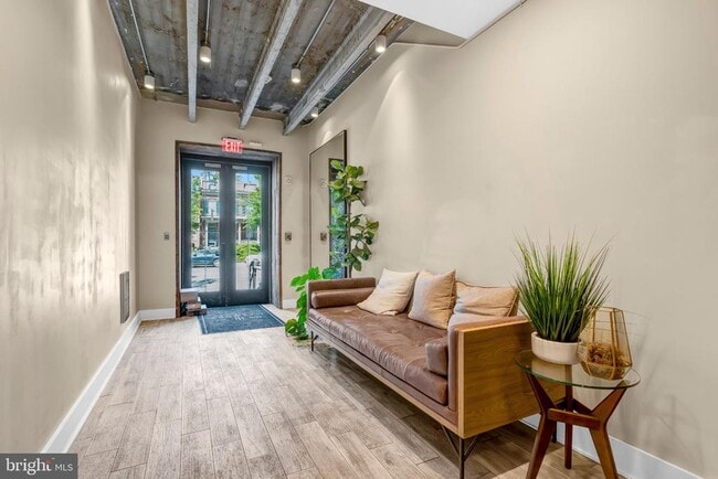 Photo - 515 N Washington St Unit 203