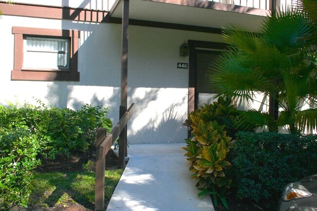 Building Photo - 11863 Wimbledon Cir Unit 446