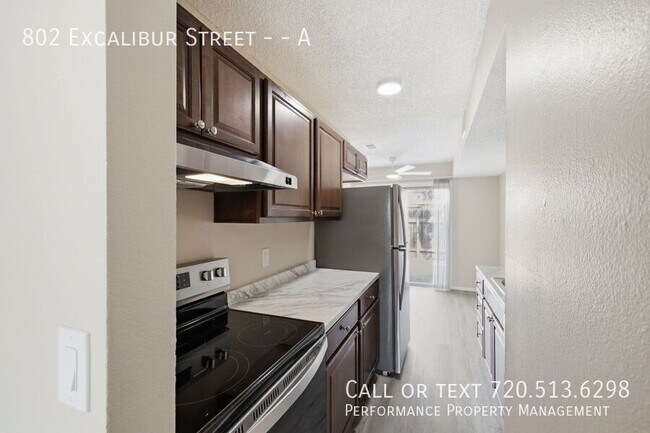 Photo - 802 Excalibur St