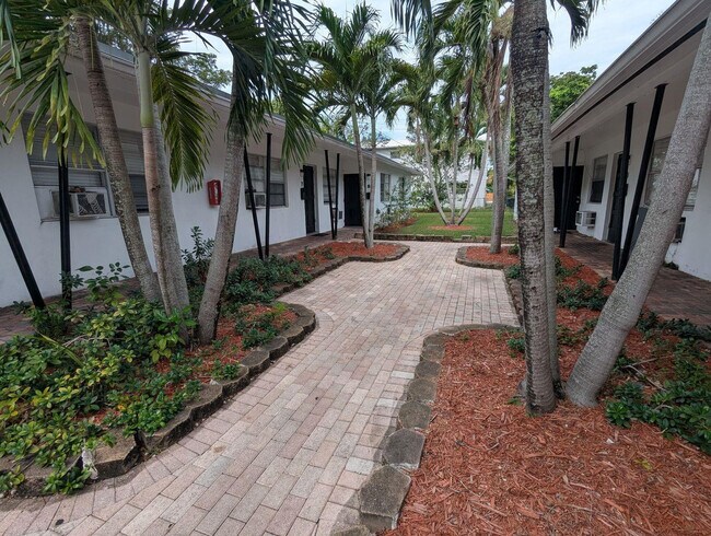 Photo - 107 SW 18th Ave Unit 8