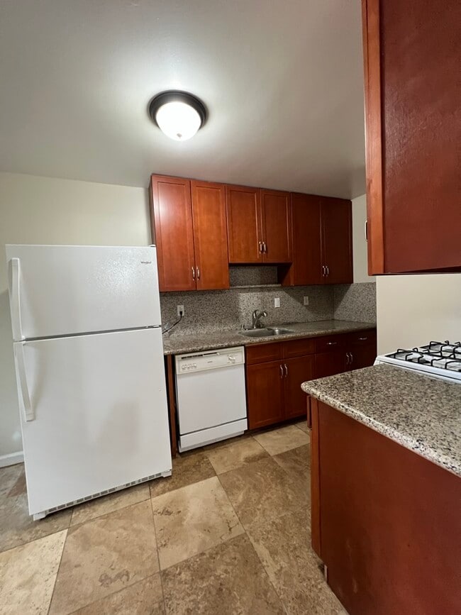232 N 8th St