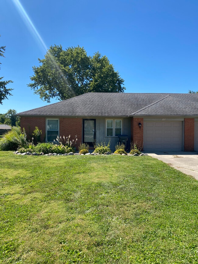 Building Photo - 4491 Rangeline Rd Unit 4491