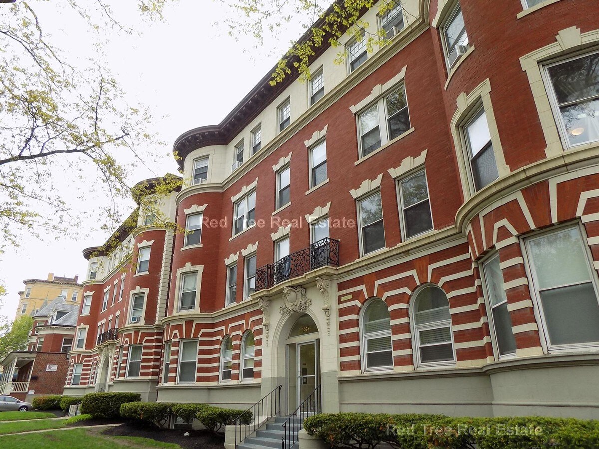 Photo - 1595 Beacon St Unit 16