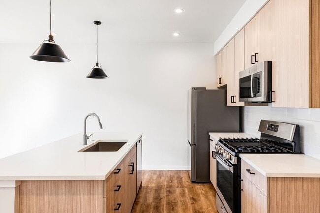 Photo - Logan Square Apartments