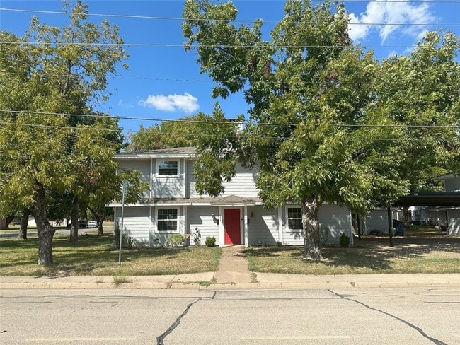 Building Photo - 204 E Rucker St Rental