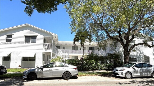 Photo - 601 S 19th Ave Unit 10
