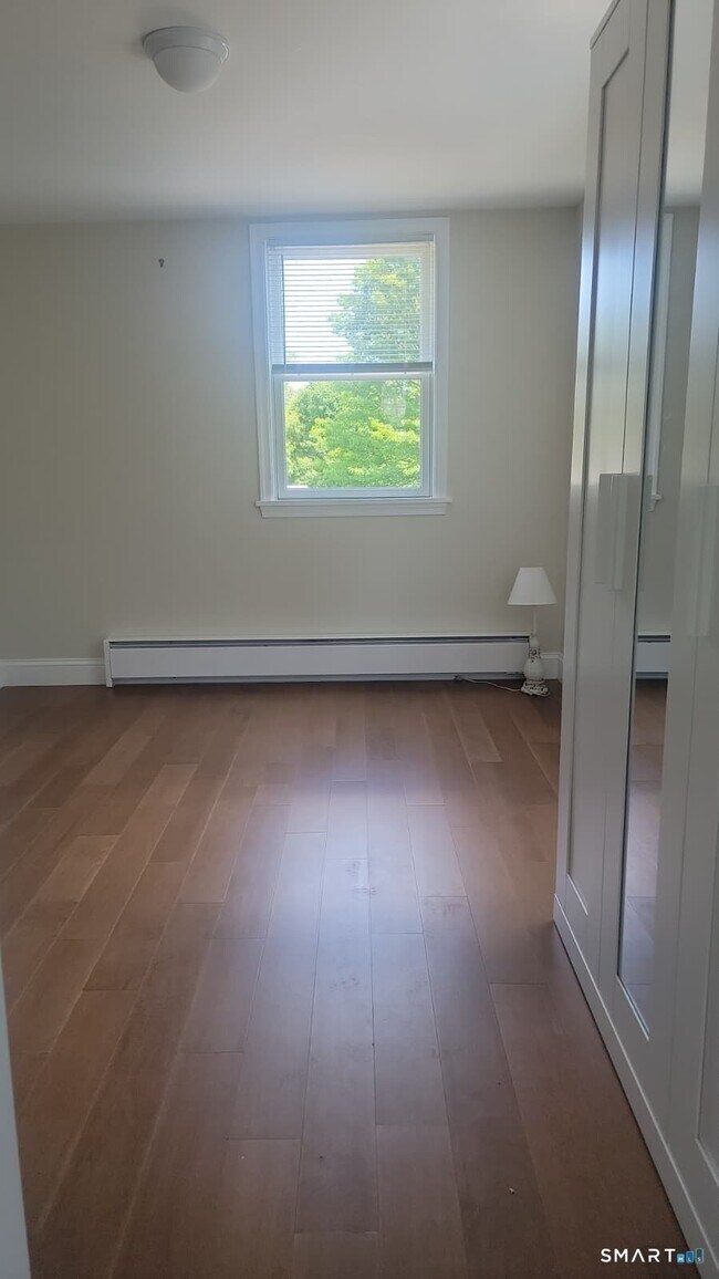 Photo - 318 Grovers Ave
