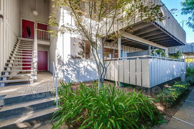 Photo - 255 S Rengstorff Ave Unidad #89