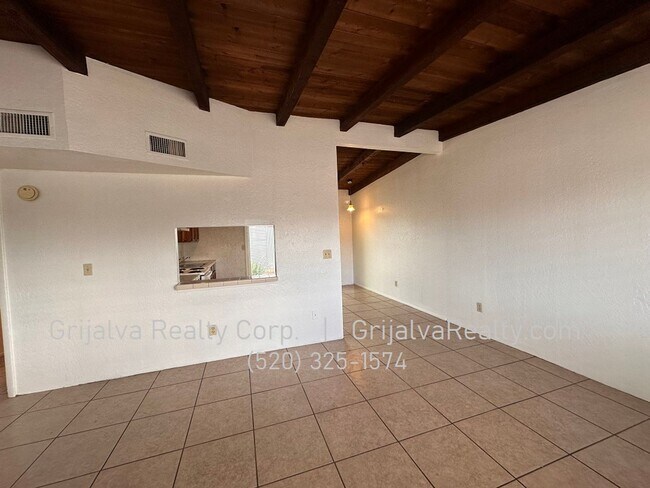 Photo - 2016 N Madelyn Ave Unidad 2018