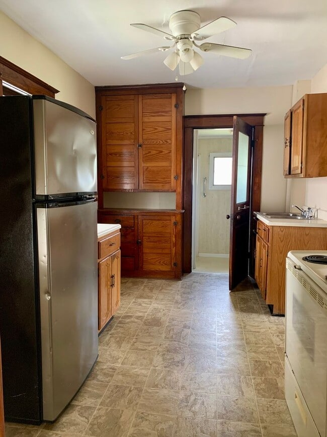 Building Photo - 2 bedroom home for rent