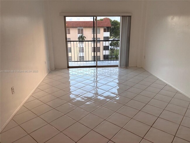 Photo - 4172 Inverrary Dr Unit 408