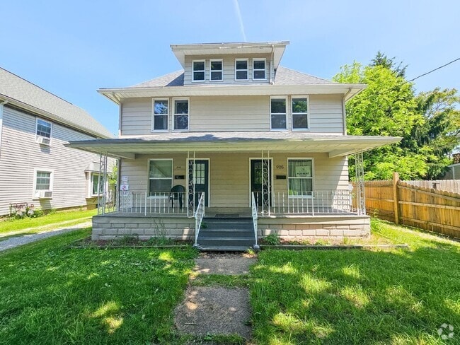Building Photo - 905 Berwin St Rental