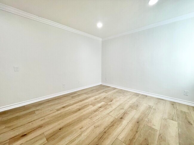 Photo - 6060 Fulton Ave Unit 8