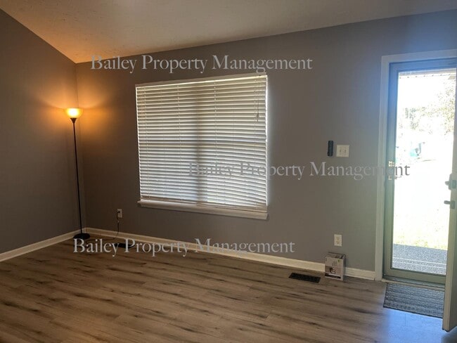 Photo - 319 Holly Marie Dr