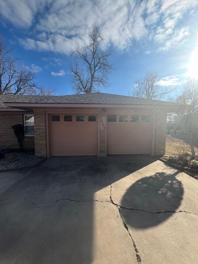 Photo - 1404 Melrose Dr