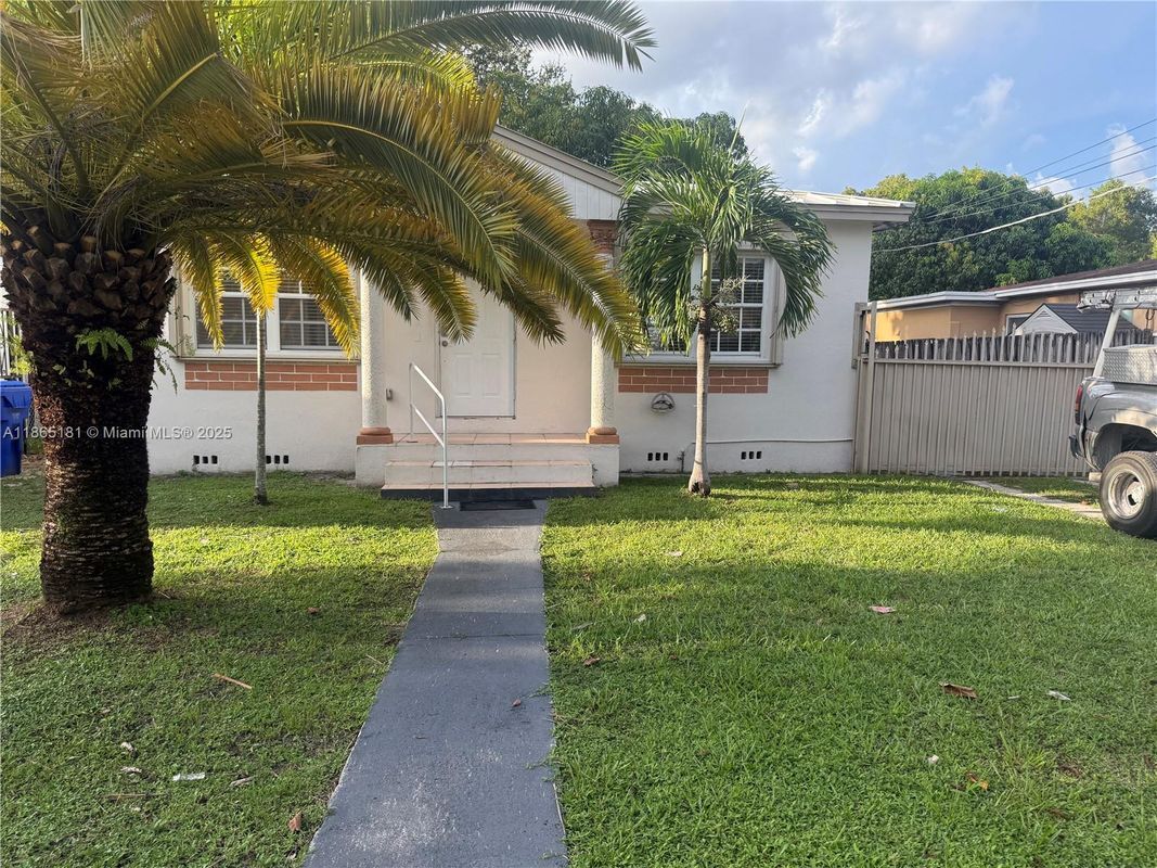 Photo - 6761 SW 2nd St