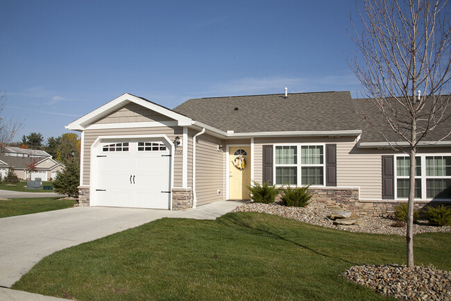 Attached Garages with Driveway Parking - Redwood Cuyahoga Falls Apartments