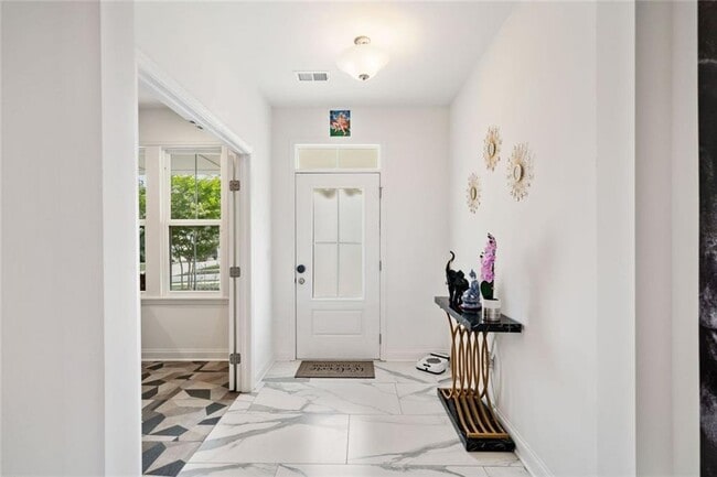 Photo - 2121 Harmony Dr