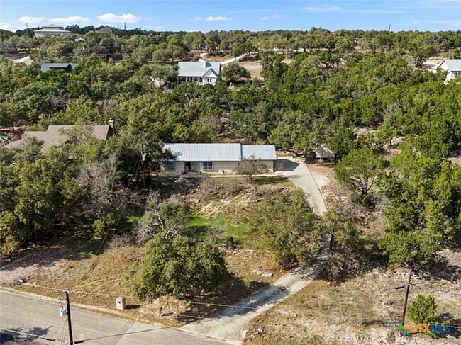Photo - 650 Lorne Rd House