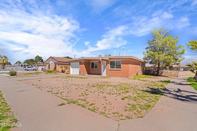 Photo - 9109 Morelia Rd