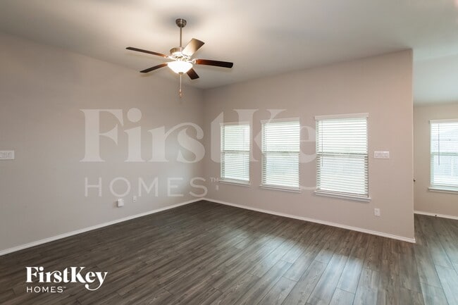 Photo - 301 Saguaro Dr