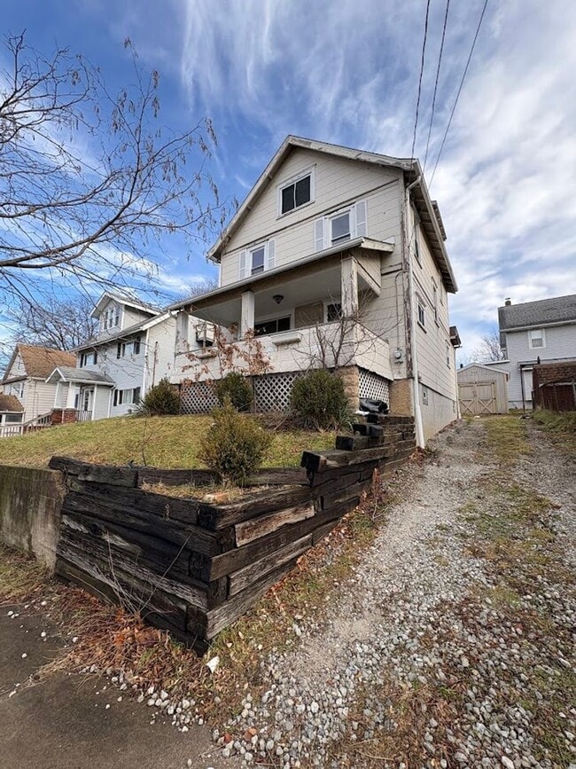 Building Photo - Large three bedroom one bathroom home for rent