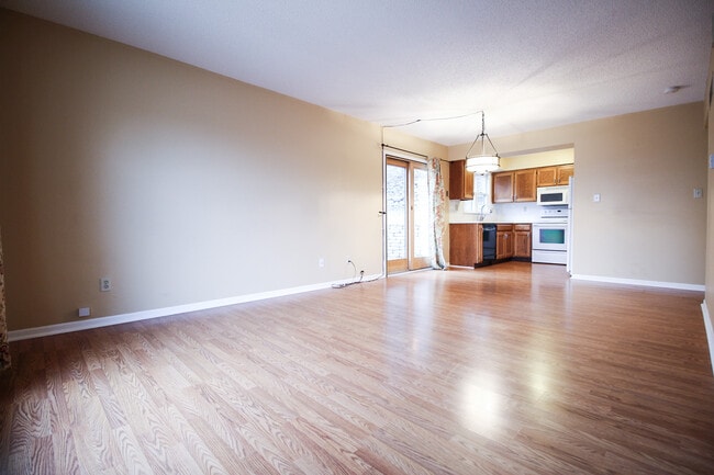 Photo - 306 Orchard Cir