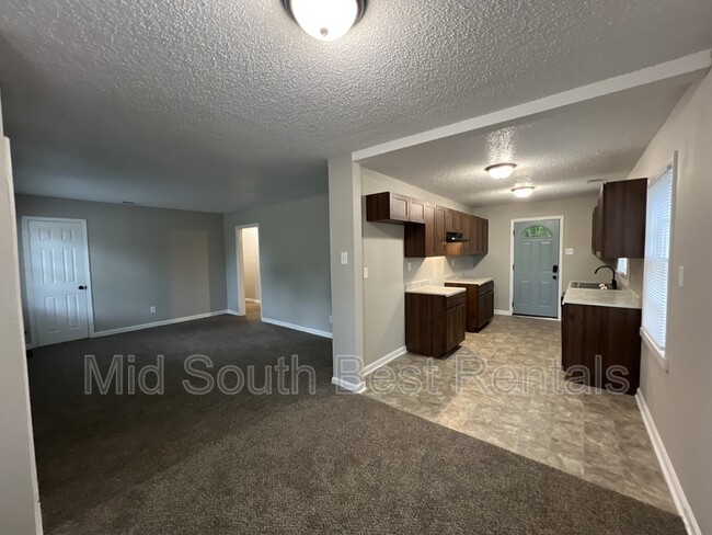 Photo - 521 E Shelby Dr