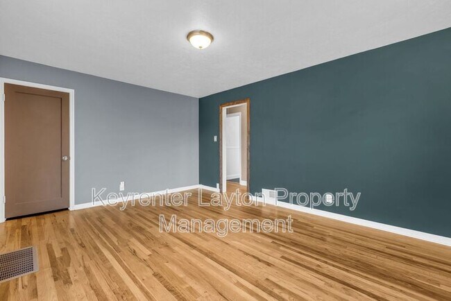 Photo - 1687 Rushton St