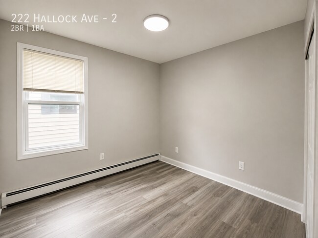Photo - 222 Hallock Ave Unit 2