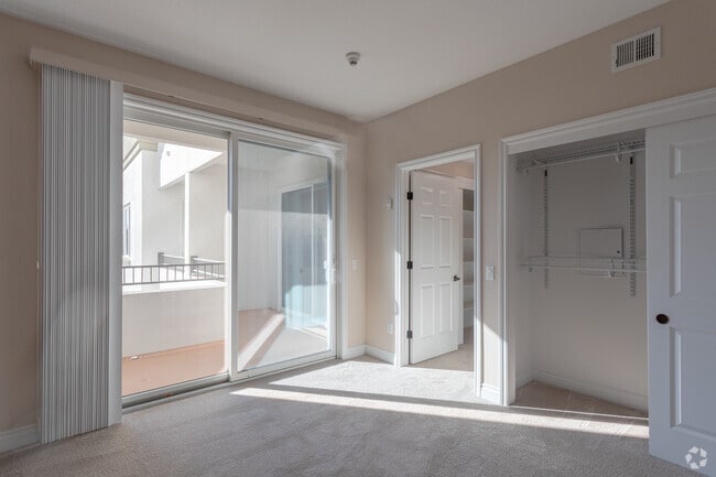 1HAB, 1BA - 783 ft² - Six1Five