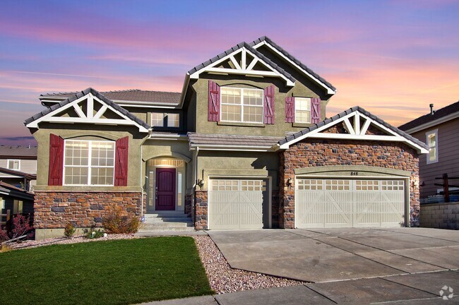 Building Photo - Stunning 6 Bedroom Home in Northgate w/ Al...