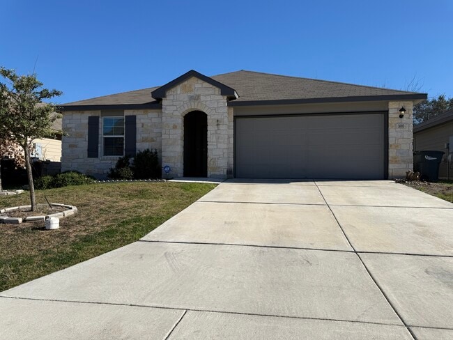 Photo - 380 Huntsman Way