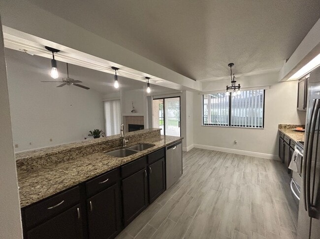 Photo - 580 Carrigan Ave