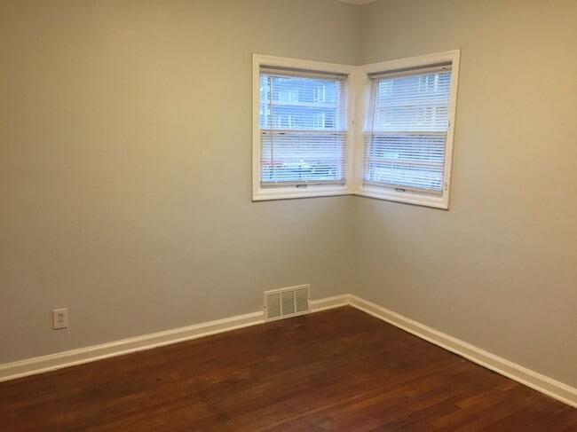 Building Photo - 5733 North Interstate Avenue Rental