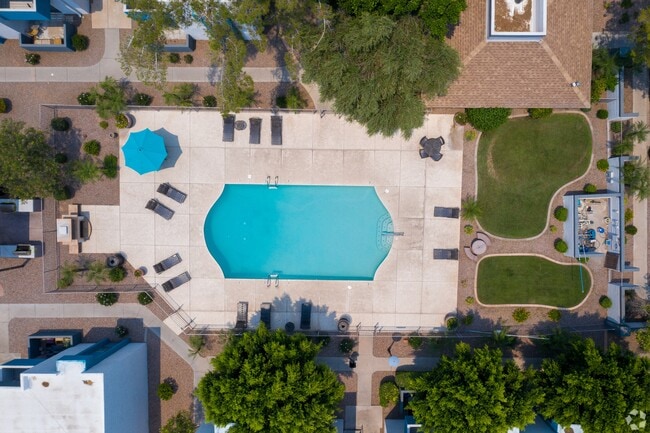 Sycamore Square Apartments