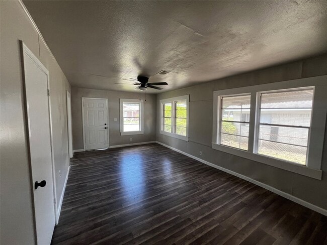 Photo - 3785 Goliad St