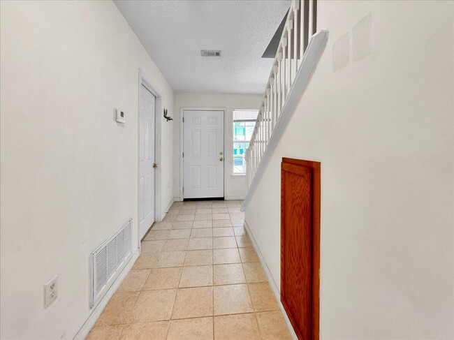 Photo - 994 Scenic Oak Ln