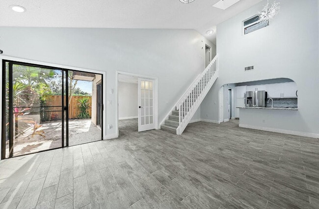 Photo - 4012 Palm Bay Cir