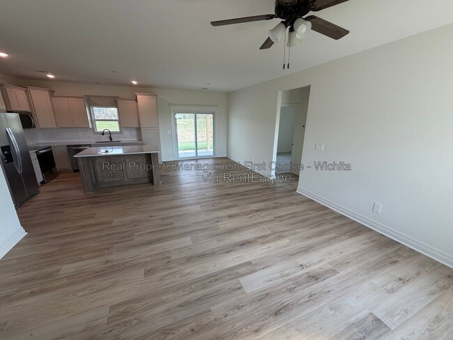 2006 E Limestone St